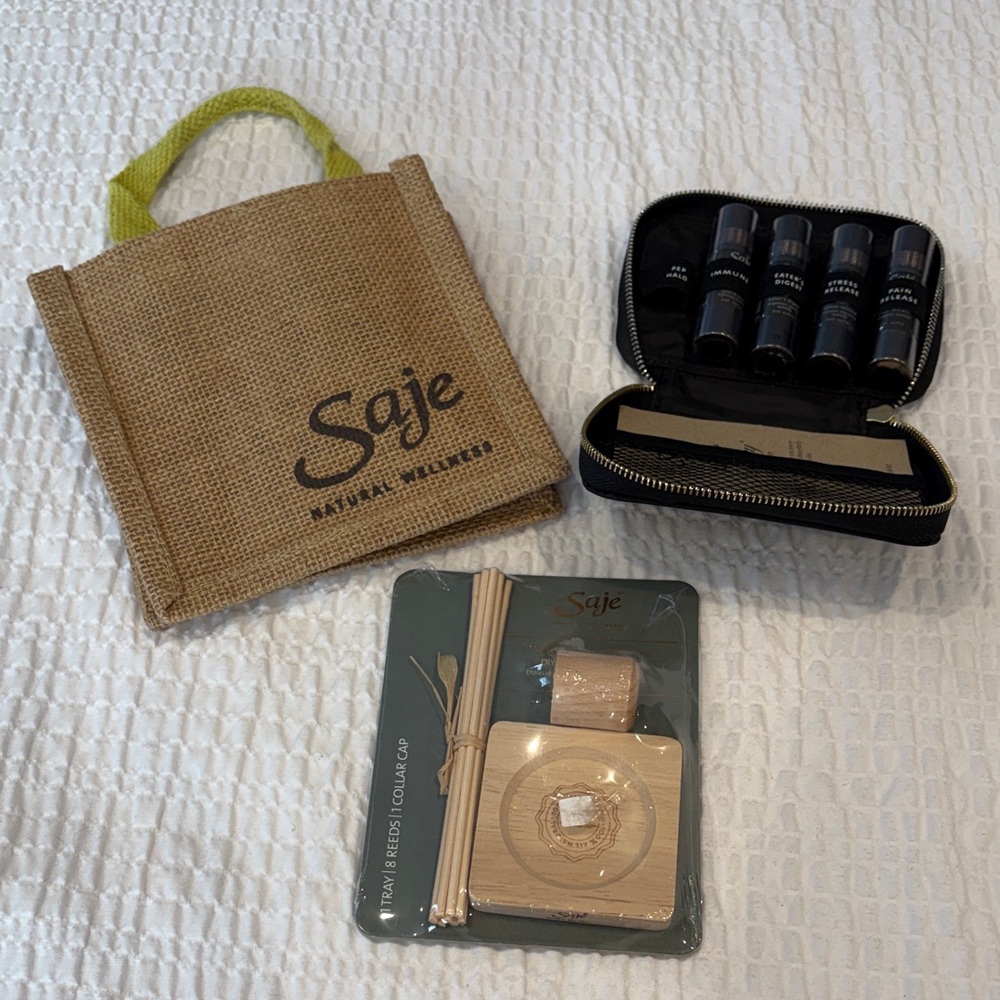 Saje Aromatherapy Kit with Jute Bag and Black Case